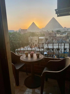 Pyramids hills view apartment